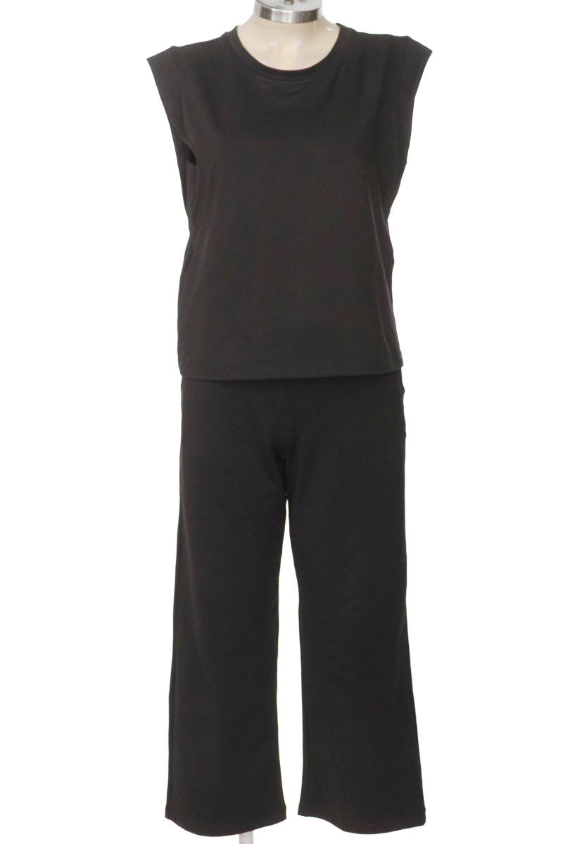 Vestido / Enterizo color Negro - Closeando