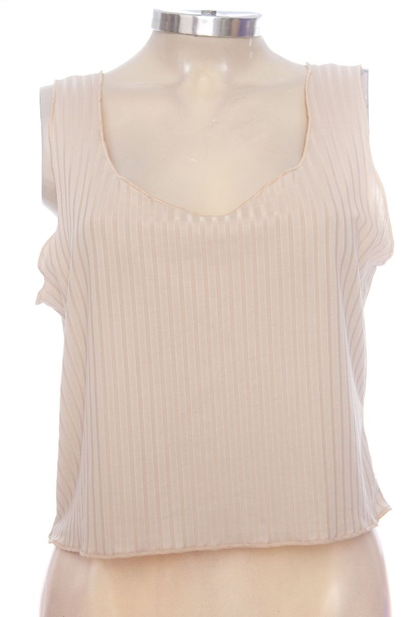 Top / Camiseta color Beige - Closeando