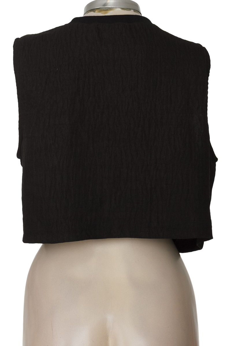 Top / Camiseta color Negro - Dazy