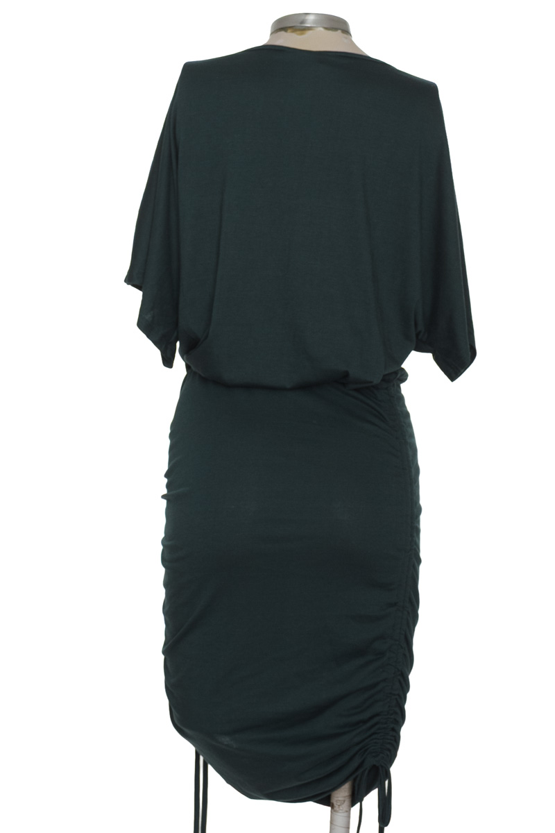 Vestido / Enterizo color Verde - Closeando
