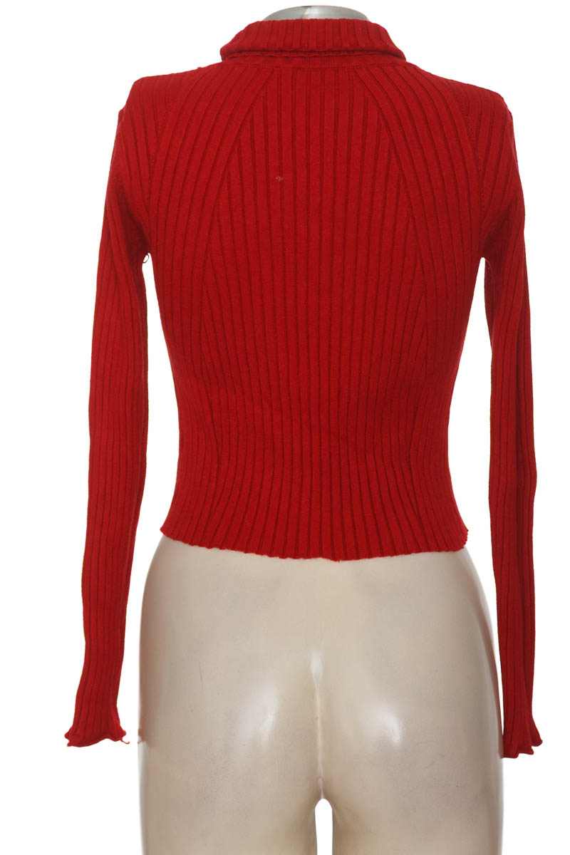 Sweater color Rojo - Closeando