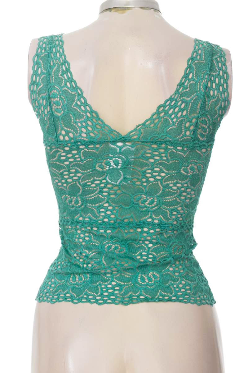 Top / Camiseta color Verde - Closeando