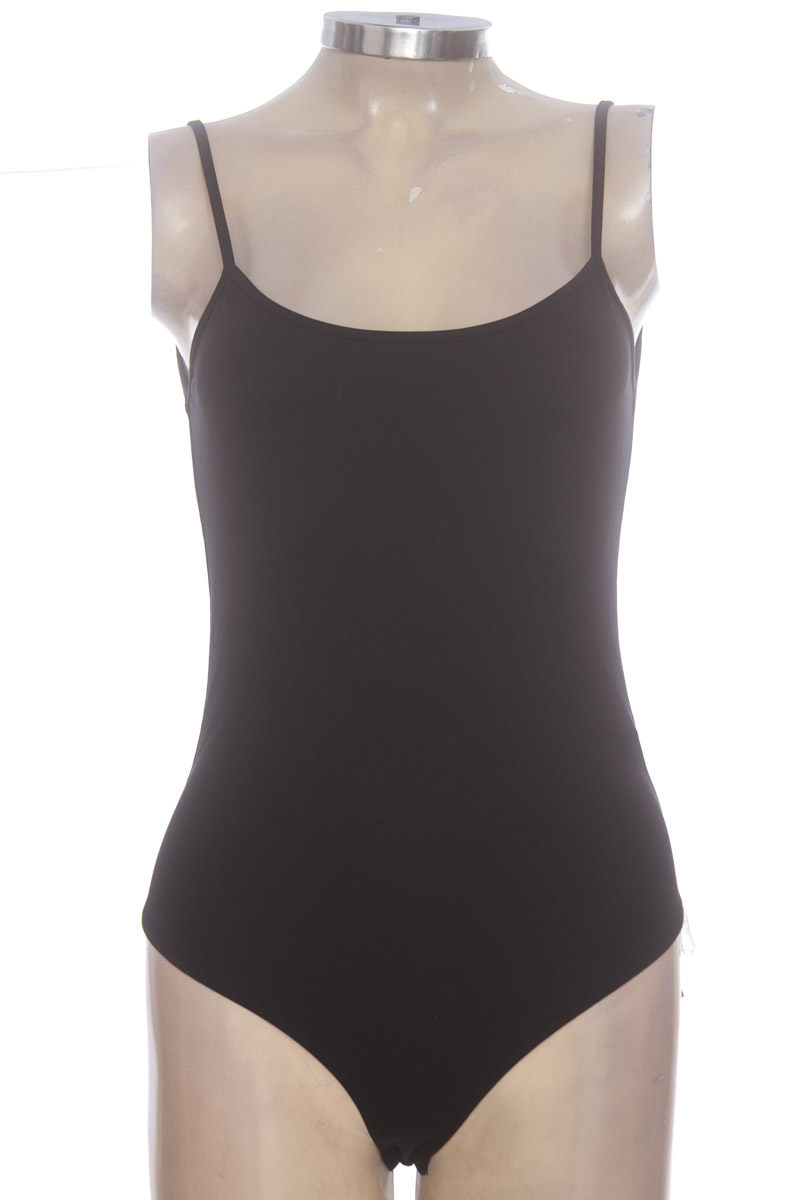 Top / Camiseta color Negro - Zara