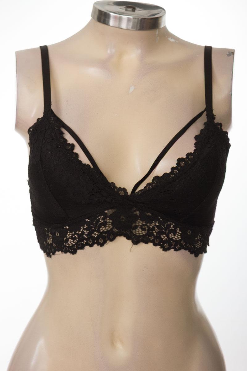 Top / Camiseta color Negro - Closeando