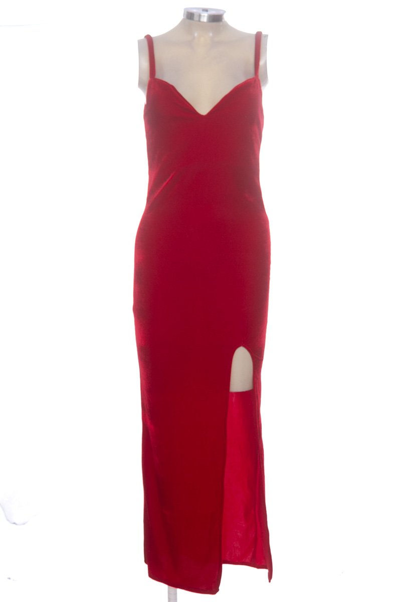 Vestido / Enterizo color Rojo - Closeando