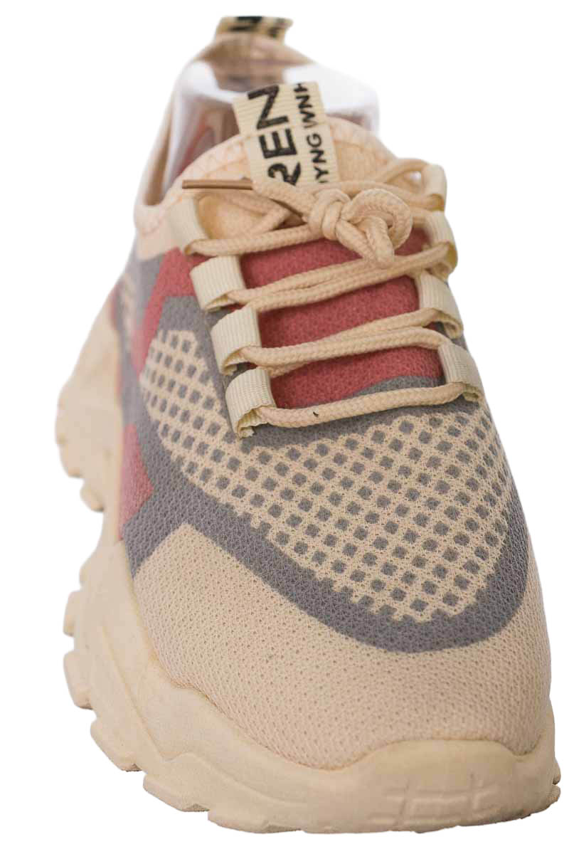 Zapatos color Beige - Closeando