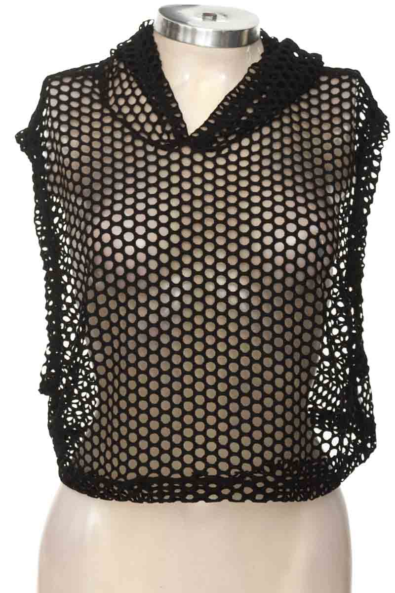 Top / Camiseta color Negro - Hilo Rojo