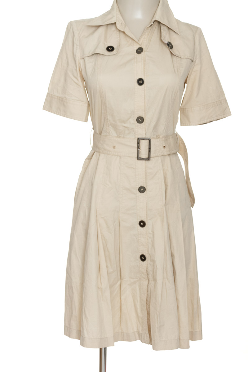 Vestido / Enterizo color Beige - Closeando