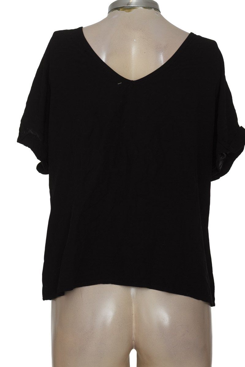 Blusa color Negro - Closeando