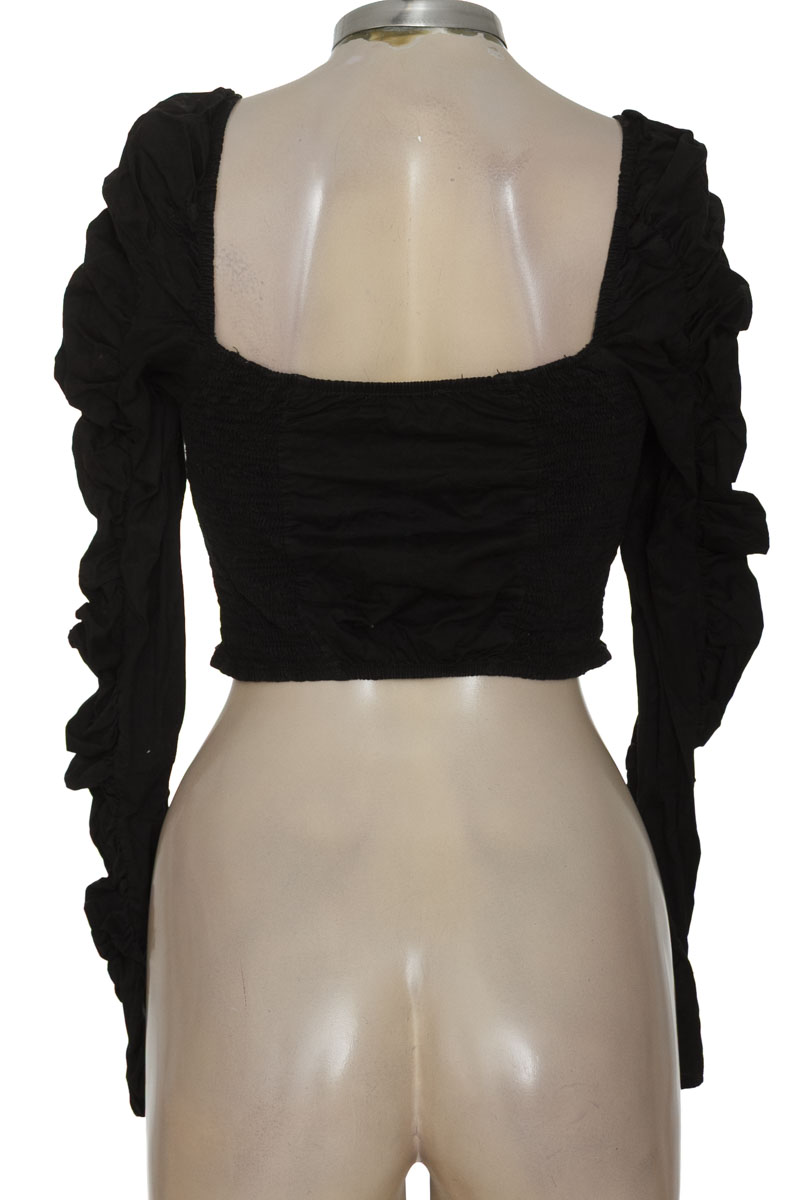 Top / Camiseta color Negro - Studio F