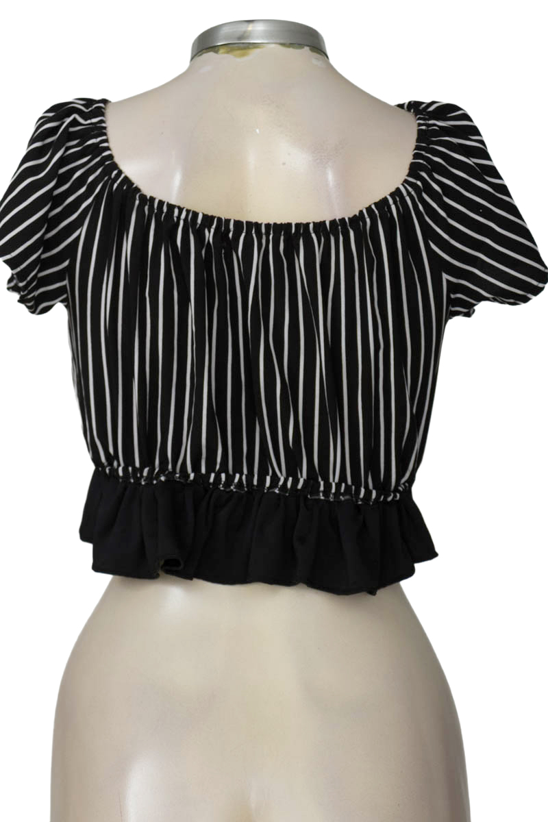 Top / Camiseta color Negro - Follow me 