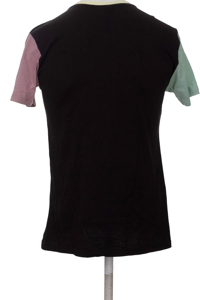 Camiseta color Negro - Streetwear