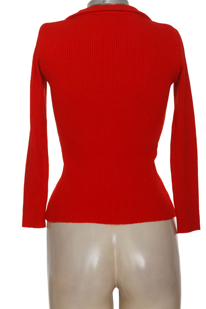 Sweater color Rojo - Closeando
