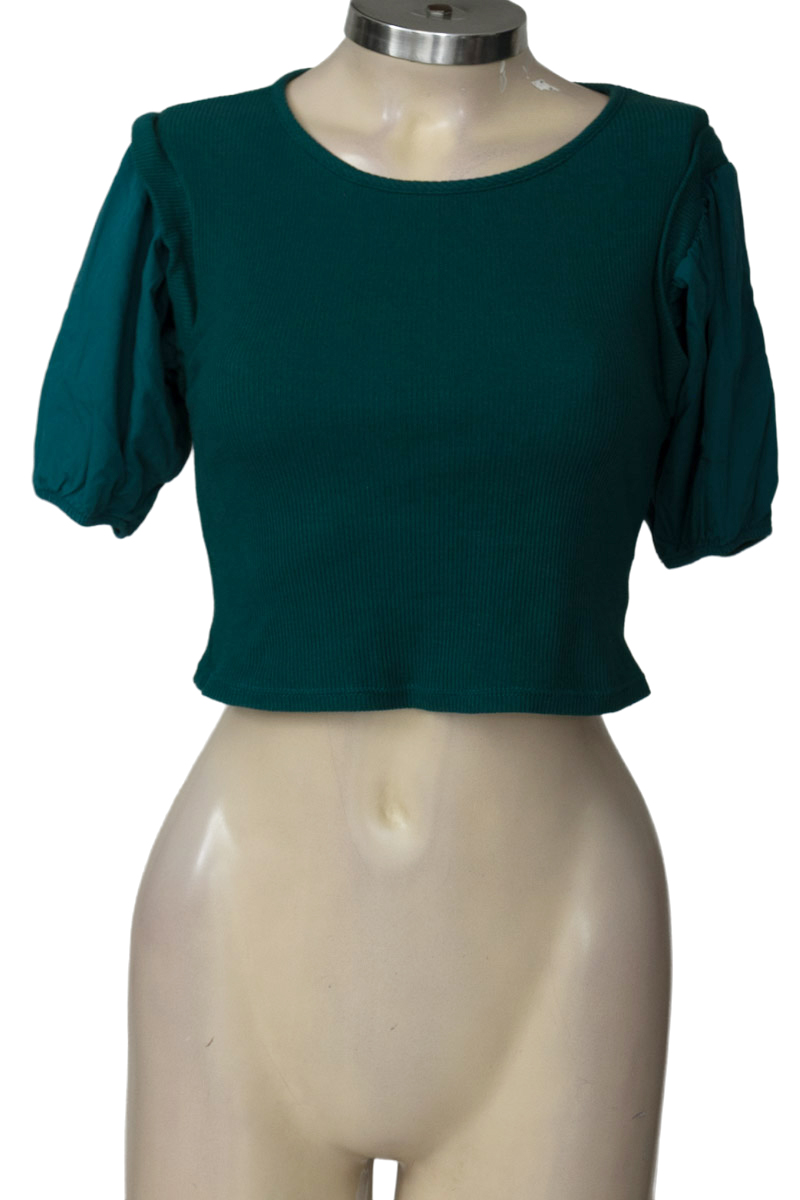 Top / Camiseta color Verde - Yerba Buena