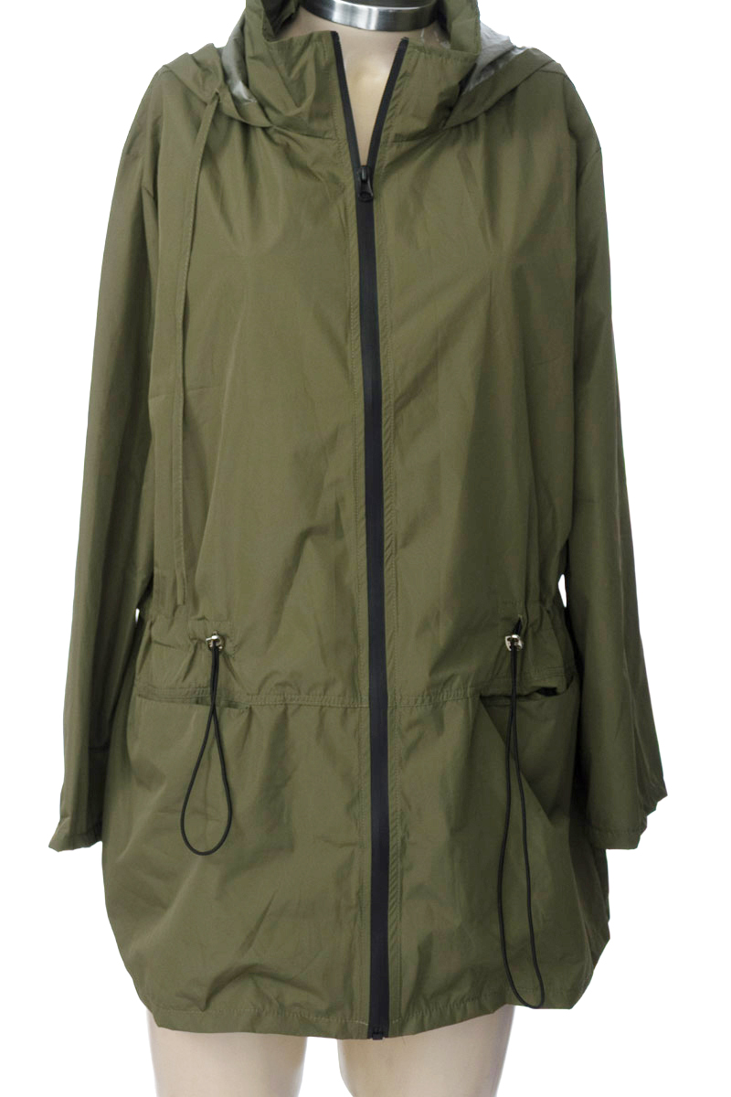 Ropa Deportiva / Salida de Baño color Verde - Closeando