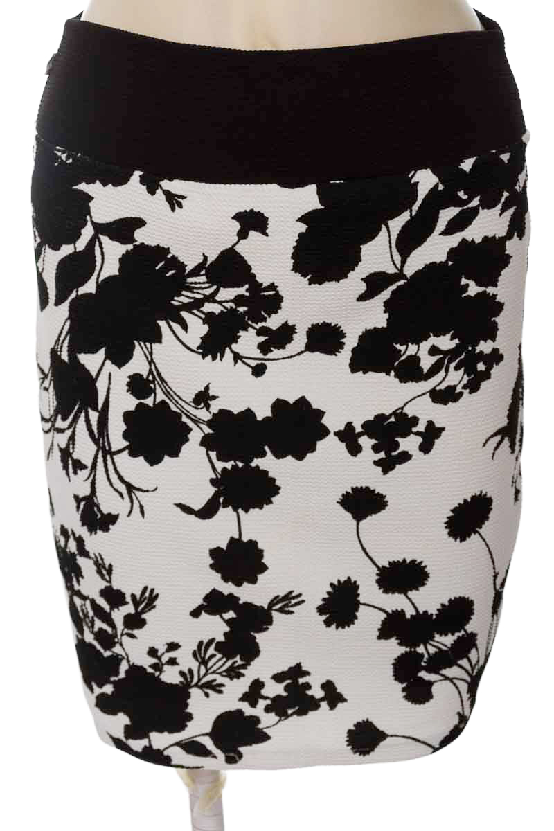 Falda color Negro - Closeando