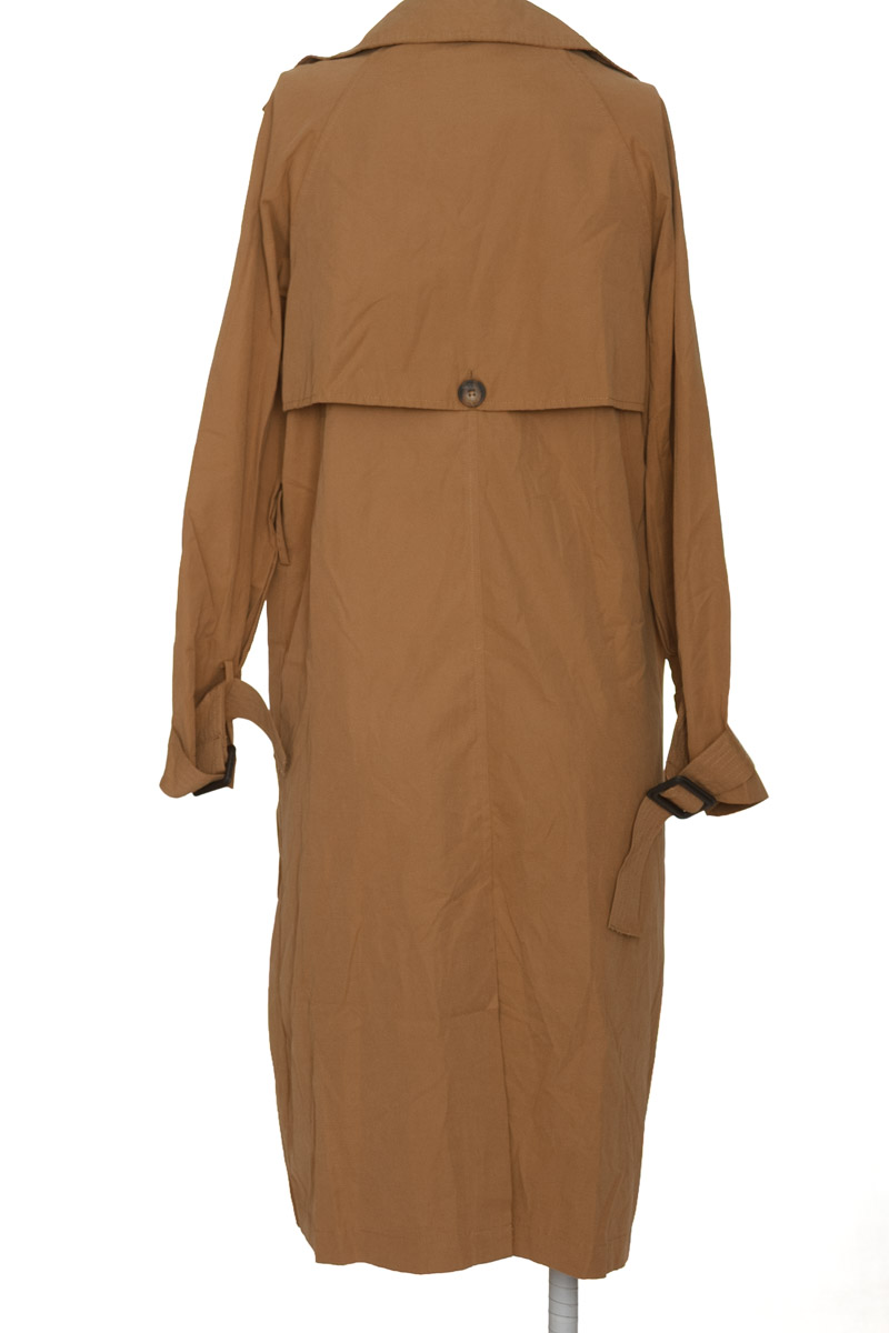 Chaqueta / Abrigo color Beige - Basement