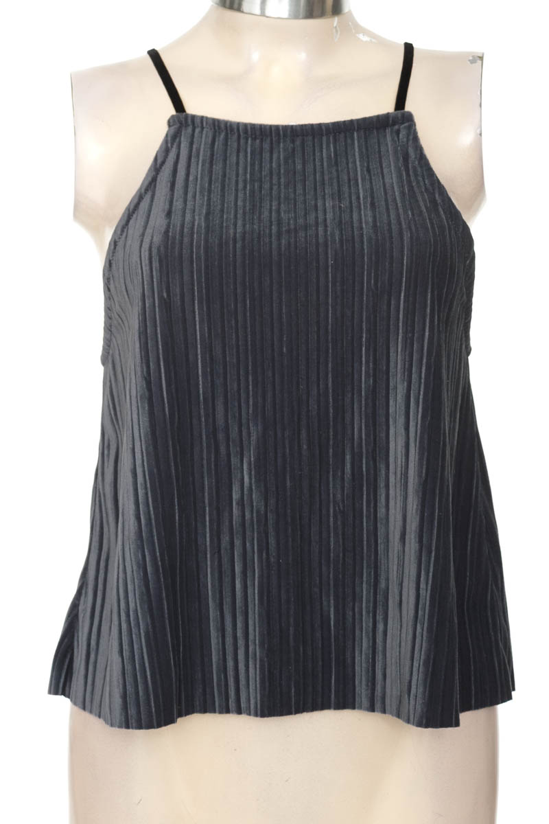 Top / Camiseta color Gris - Studio F