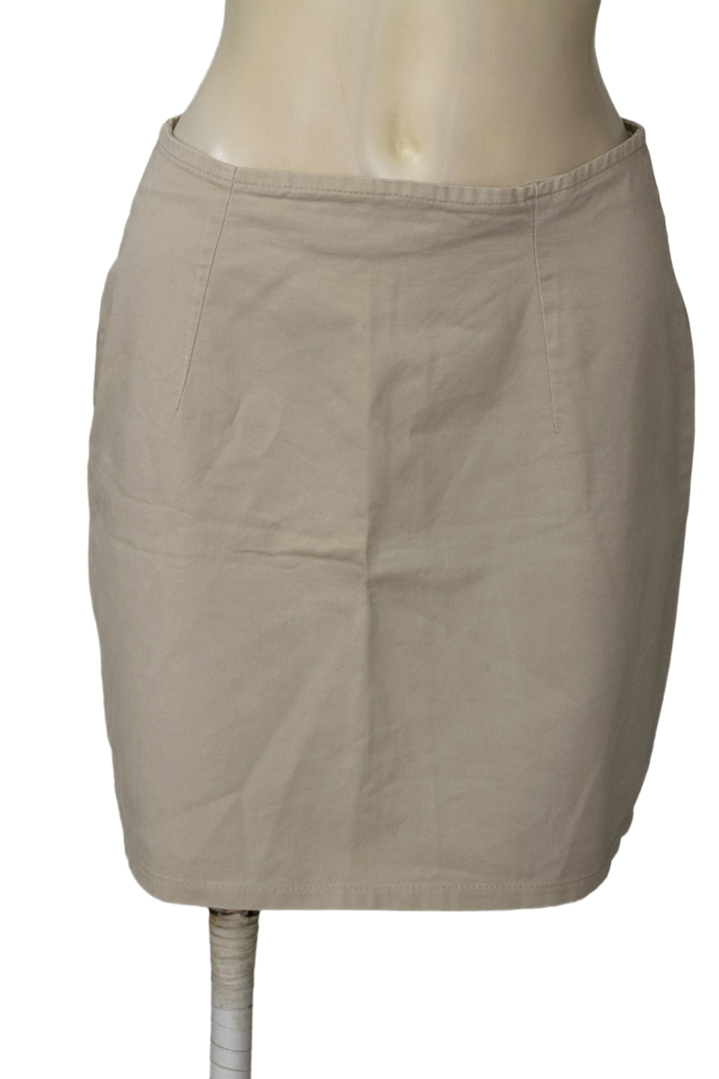 Falda color Beige - Closeando