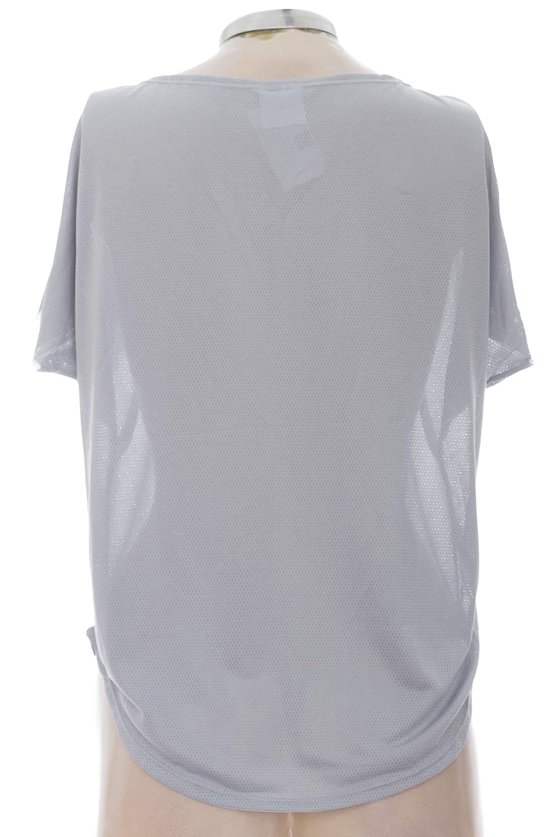 Ropa Deportiva / Salida de Baño color Gris - Yazo