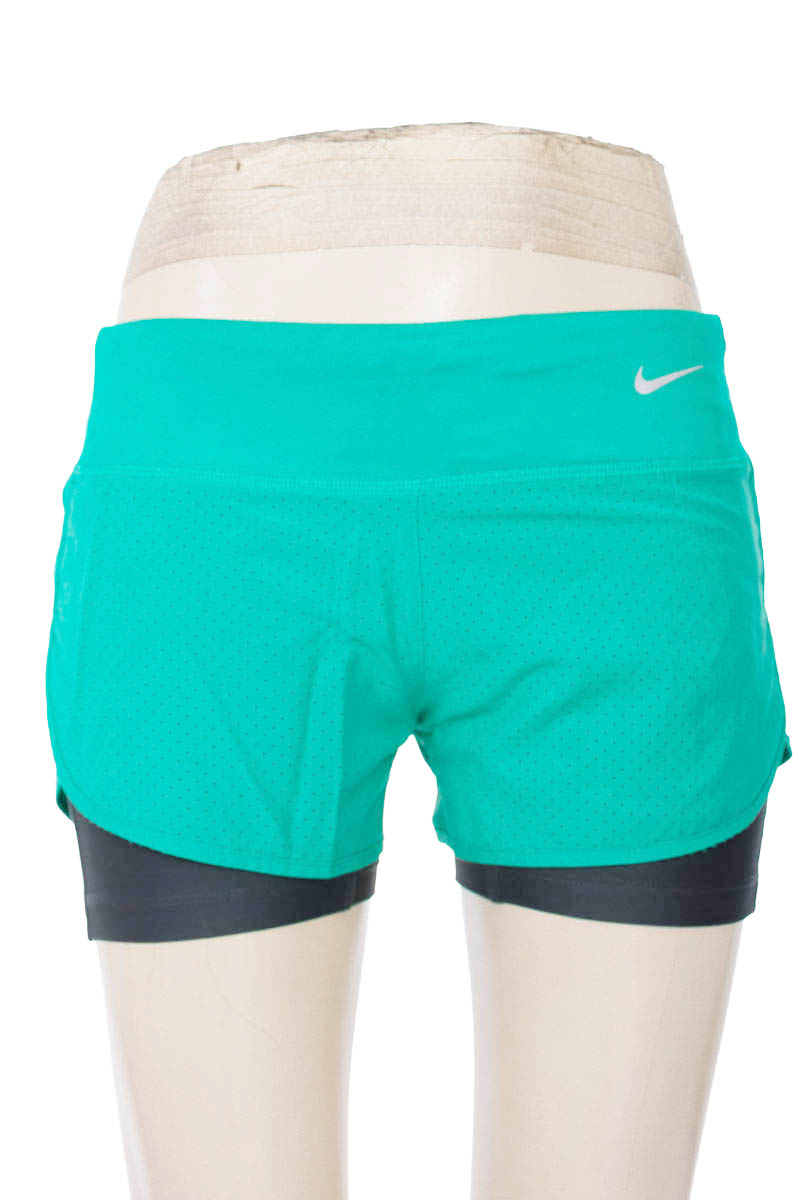 Ropa Deportiva / Salida de Baño color Verde - Nike