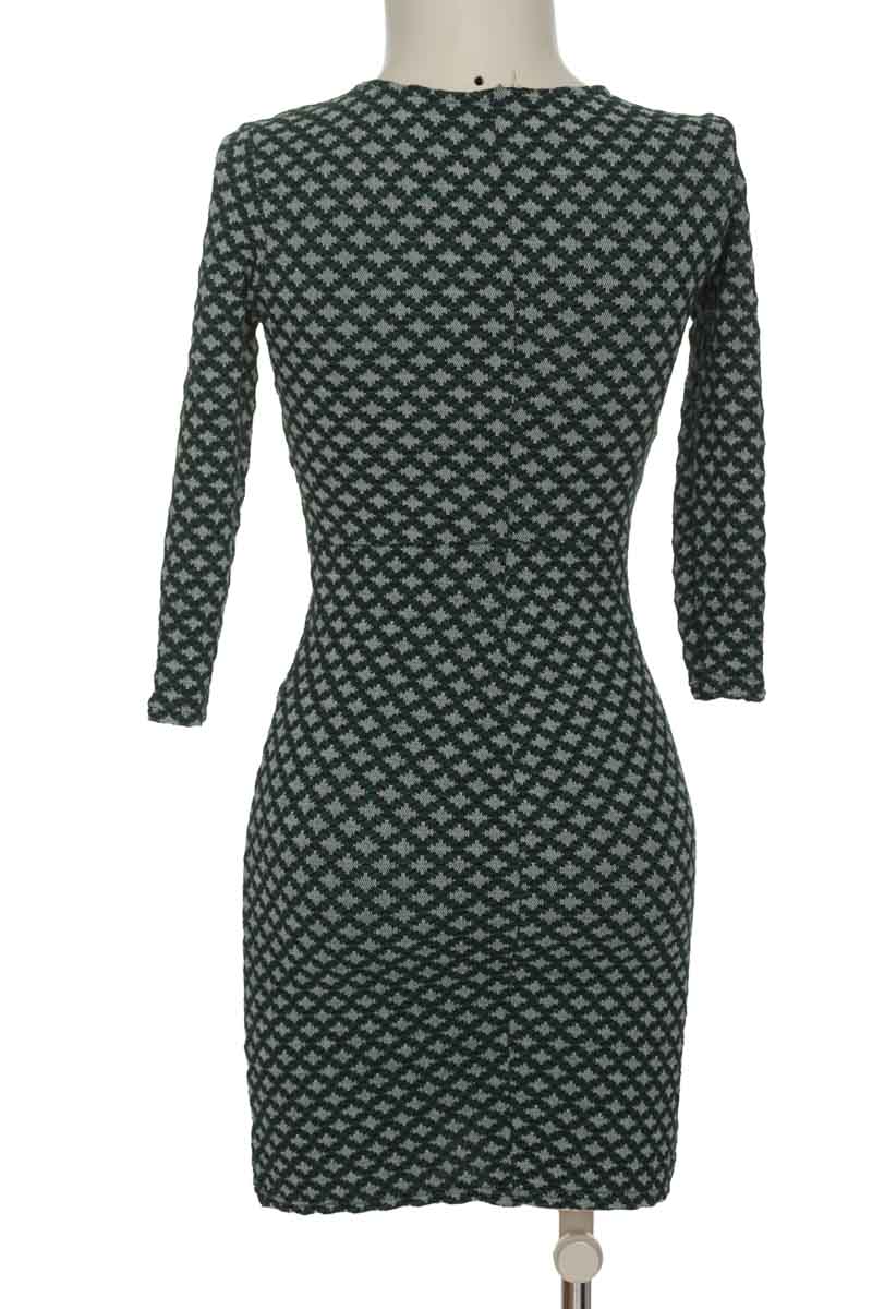Vestido / Enterizo color Verde - Stradivarius