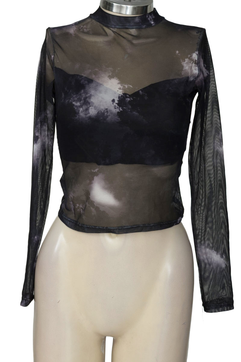 Top / Camiseta color Negro - Closeando