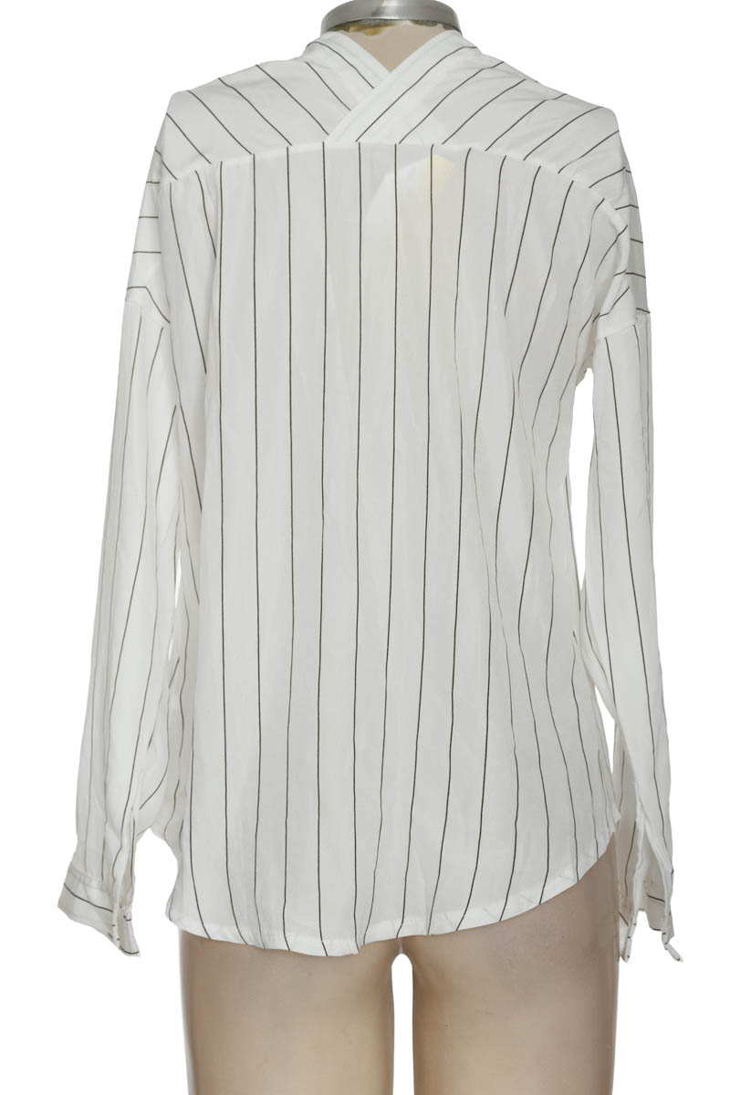 Blusa color Blanco - Closeando