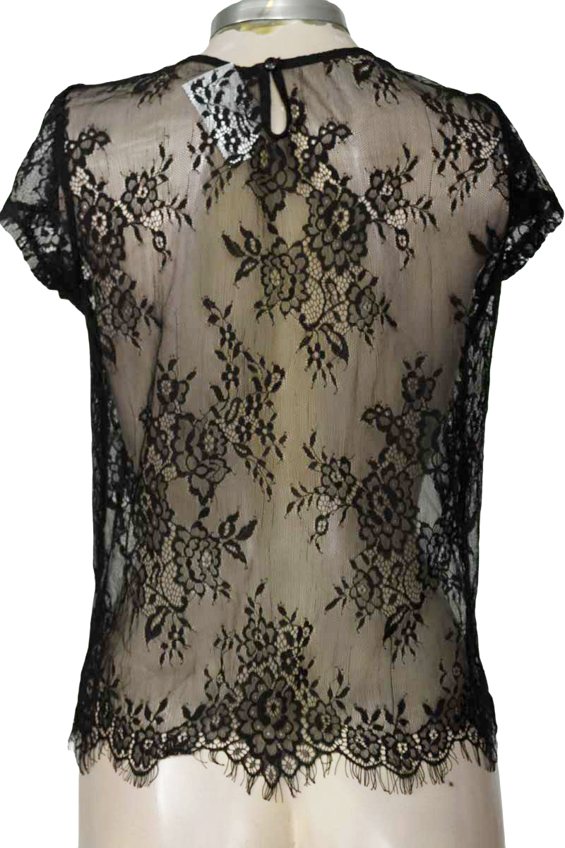 Top / Camiseta color Negro - Closeando