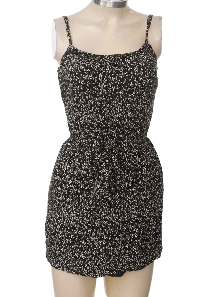 Vestido / Enterizo color Negro - Closeando