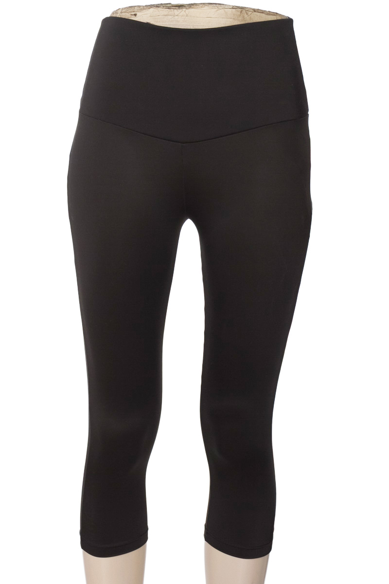 Ropa Deportiva / Salida de Baño color Negro - Azzorti