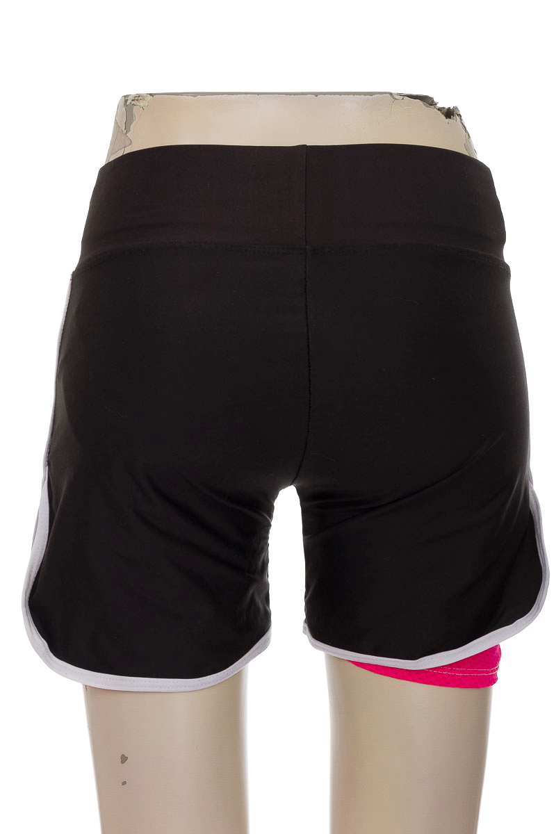 Ropa Deportiva / Salida de Baño color Negro - Closeando