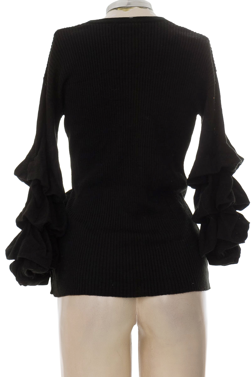 Sweater color Negro - Closeando