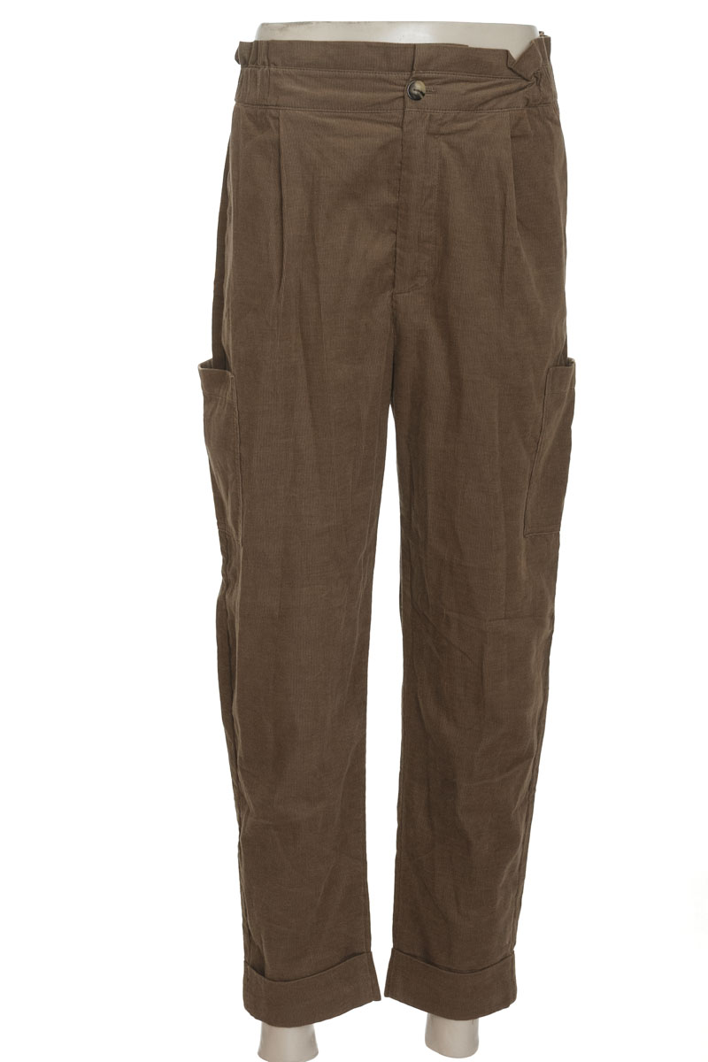 Pantalones color Verde - Zara