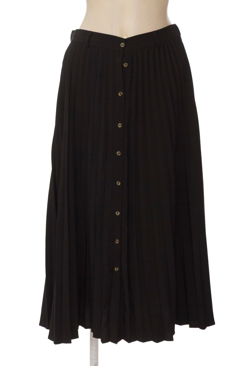 Falda color Negro - Stradivarius