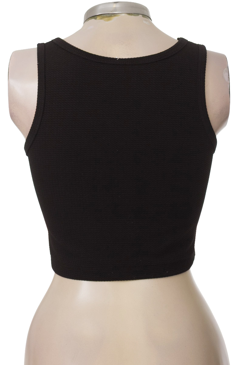 Top / Camiseta color Negro - Closeando
