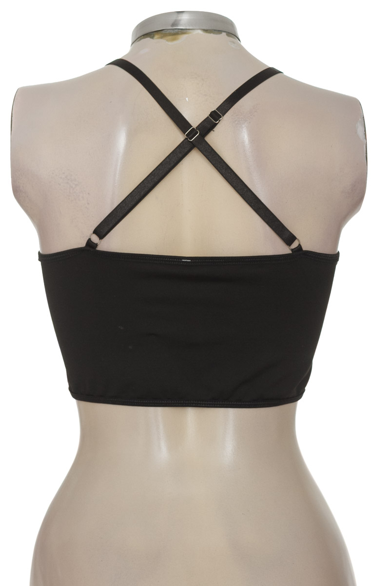 Top / Camiseta color Negro - Closeando