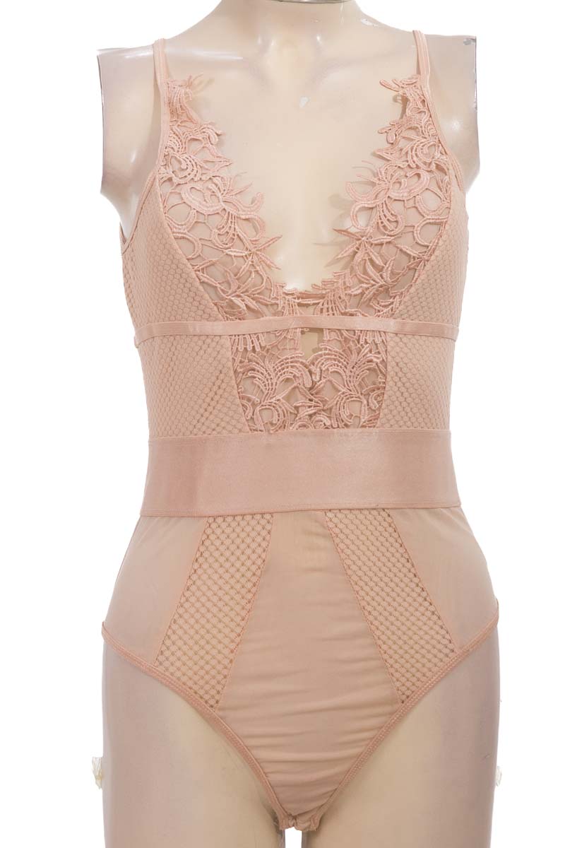 Top / Camiseta color Beige - HAUTE MONDE