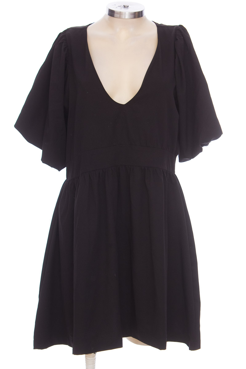 Vestido / Enterizo color Negro - Arkitect
