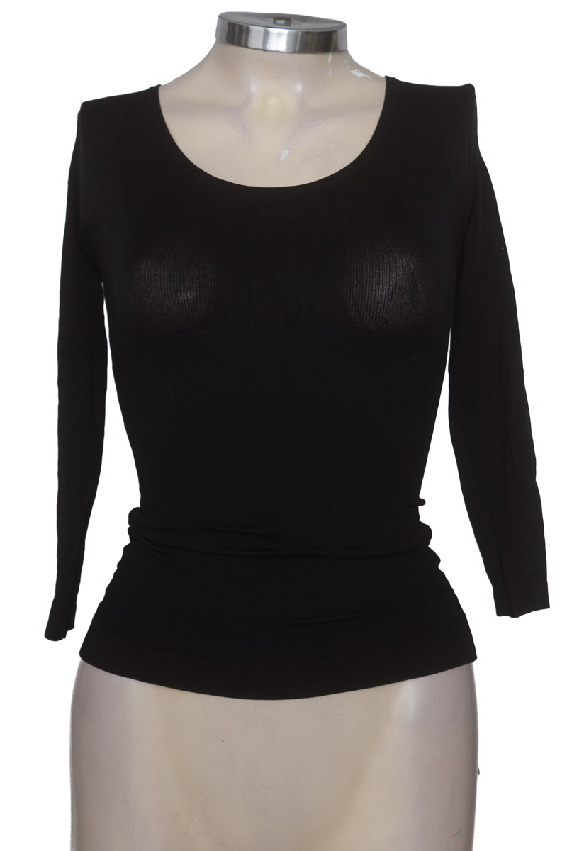 Top / Camiseta color Negro - Ritchi