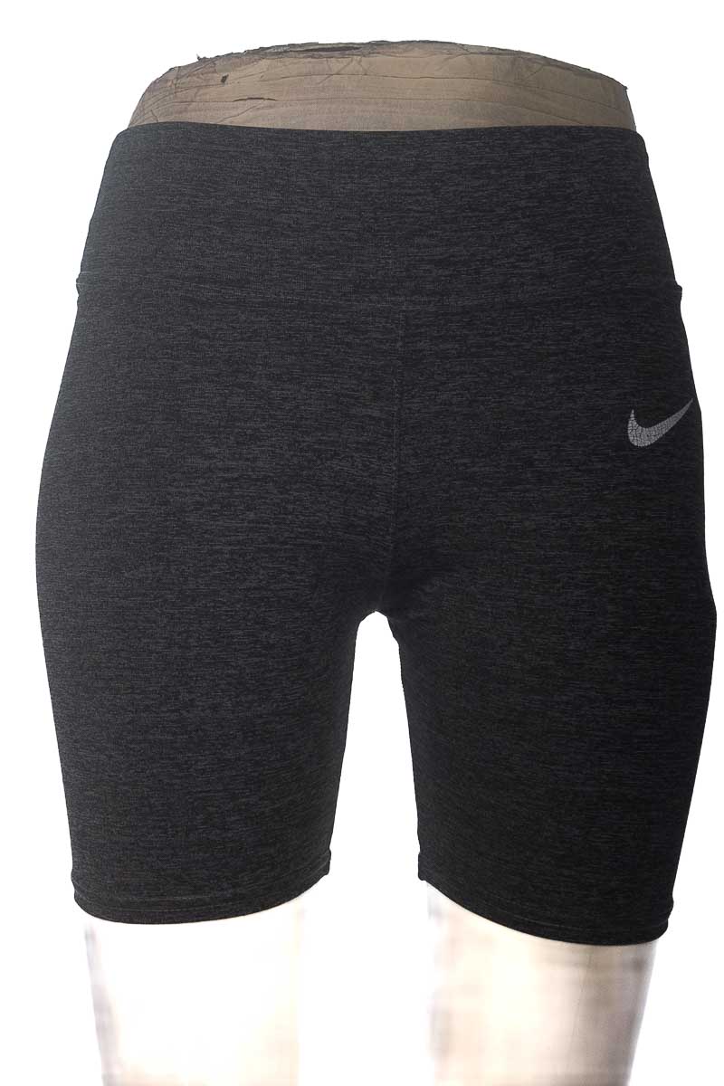 Ropa Deportiva / Salida de Baño color Gris - Closeando