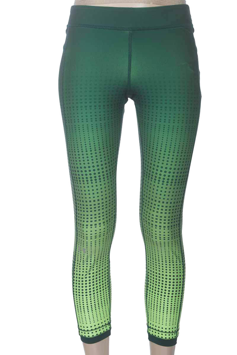 Ropa Deportiva / Salida de Baño color Verde - Under Armour
