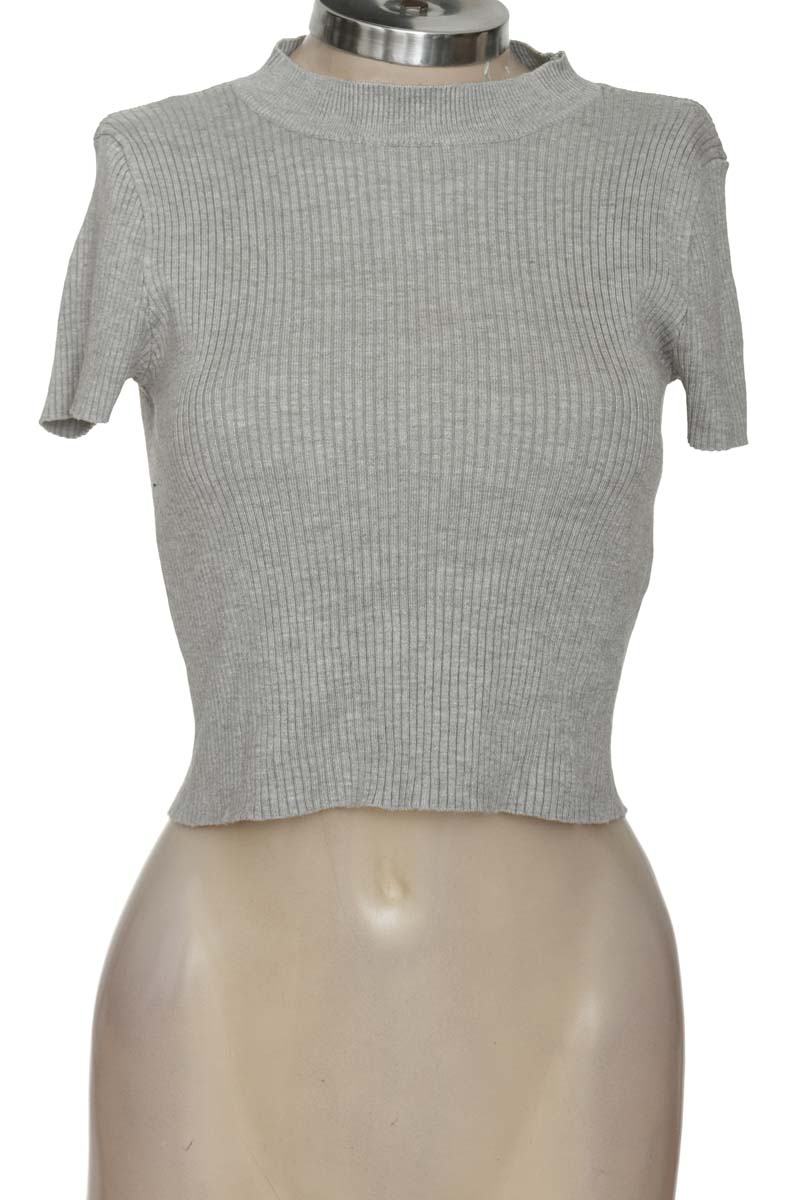 Top / Camiseta color Gris - Bershka