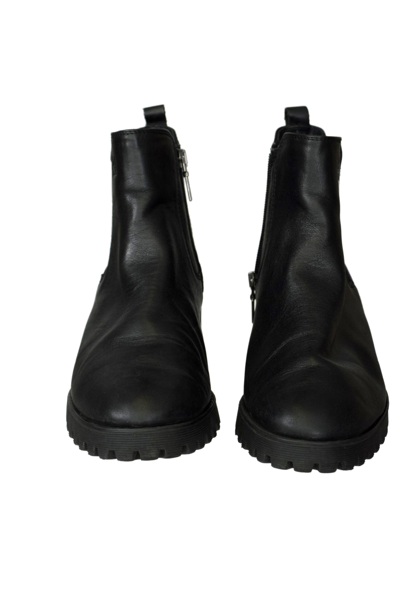 Zapatos color Negro - 24 HRS