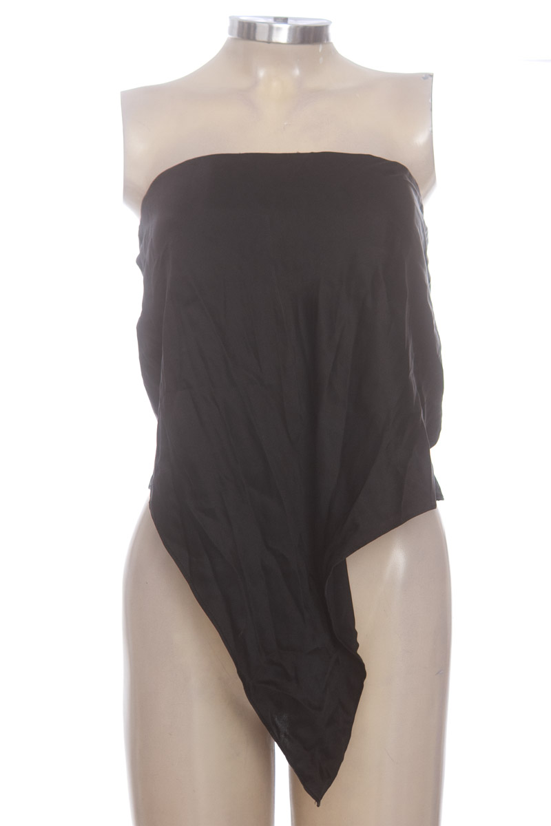 Top / Camiseta color Negro - Michelle Mason