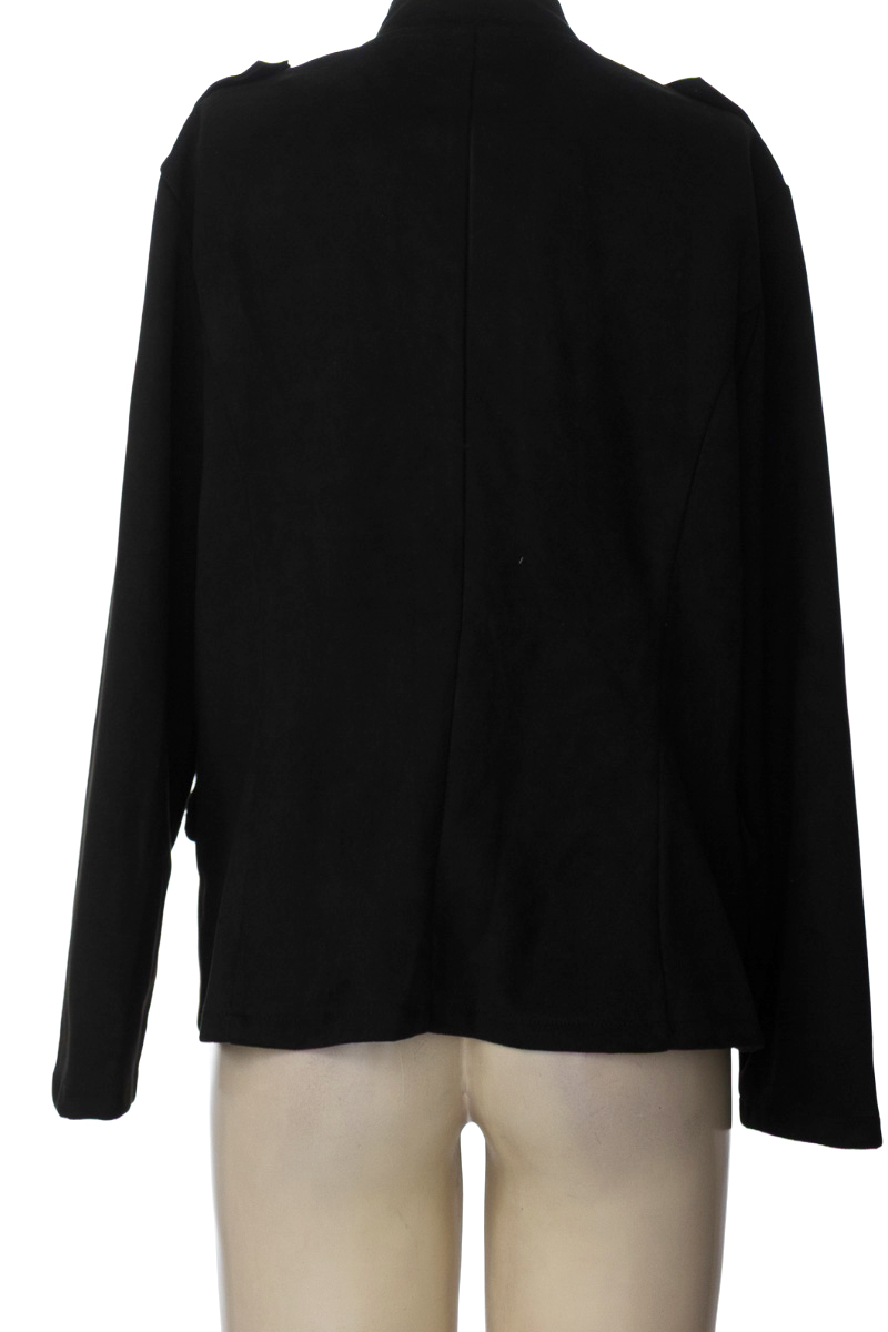 Chaqueta / Abrigo color Negro - Closeando