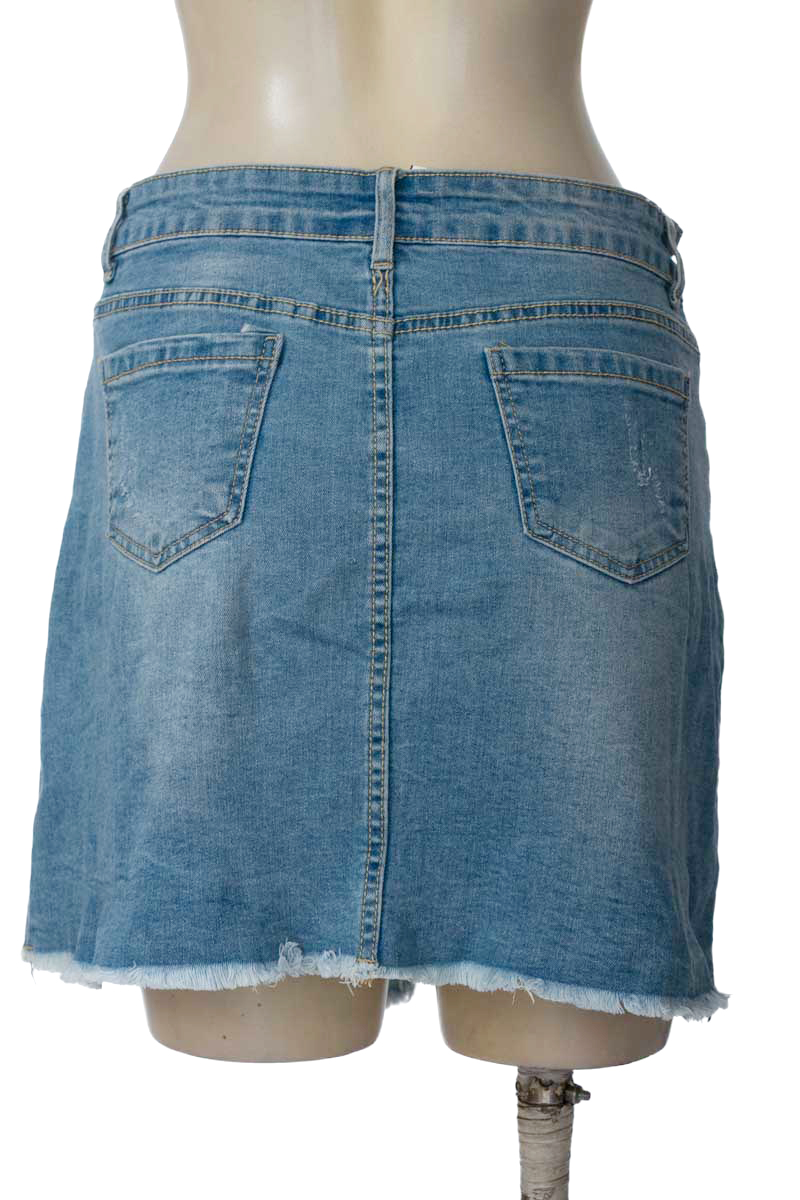 Falda color Azul - Closeando