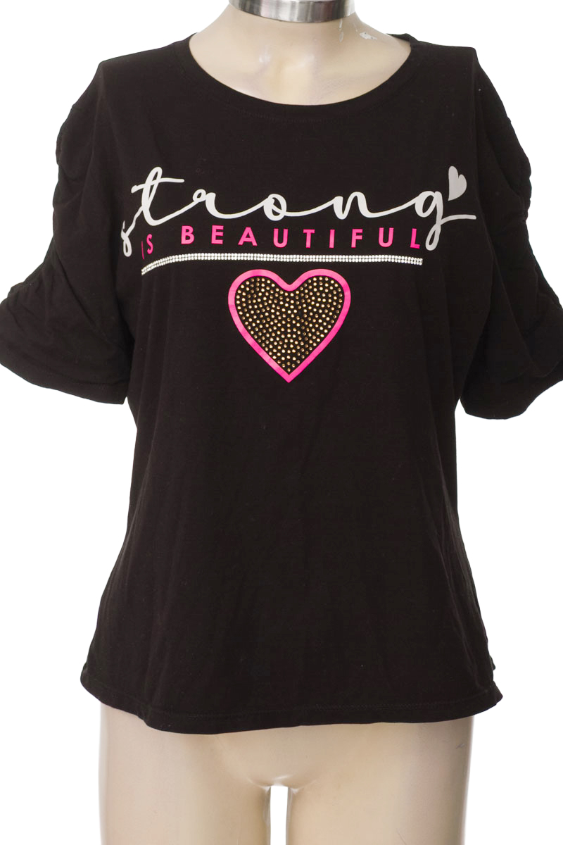 Top / Camiseta color Negro - Closeando