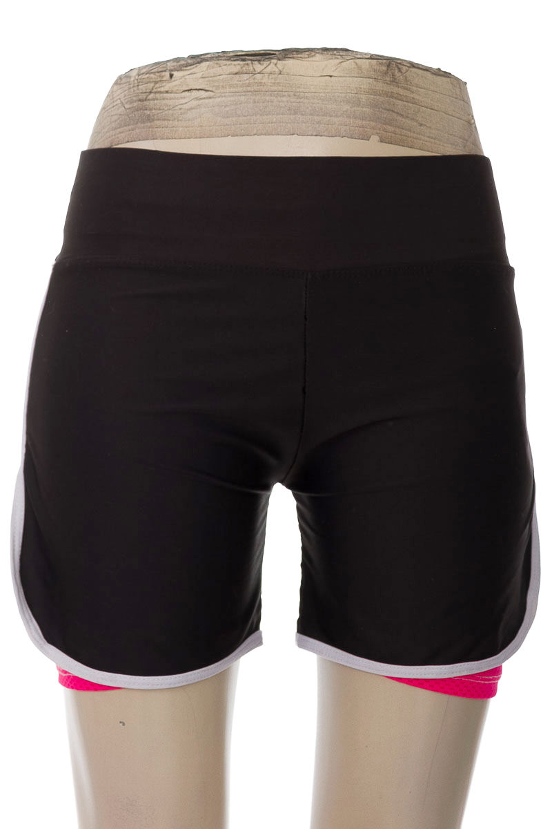 Ropa Deportiva / Salida de Baño color Negro - Closeando