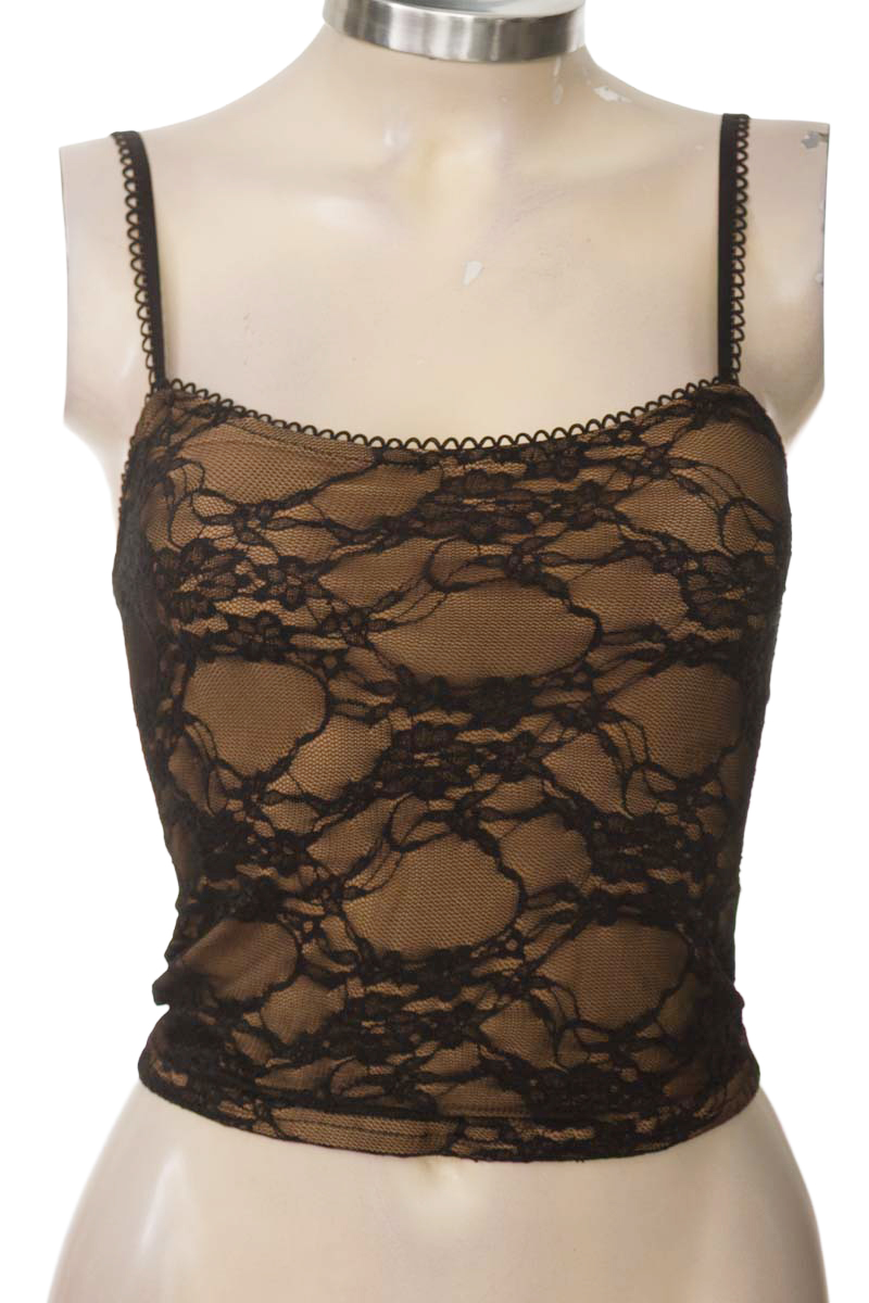 Top / Camiseta color Negro - Closeando